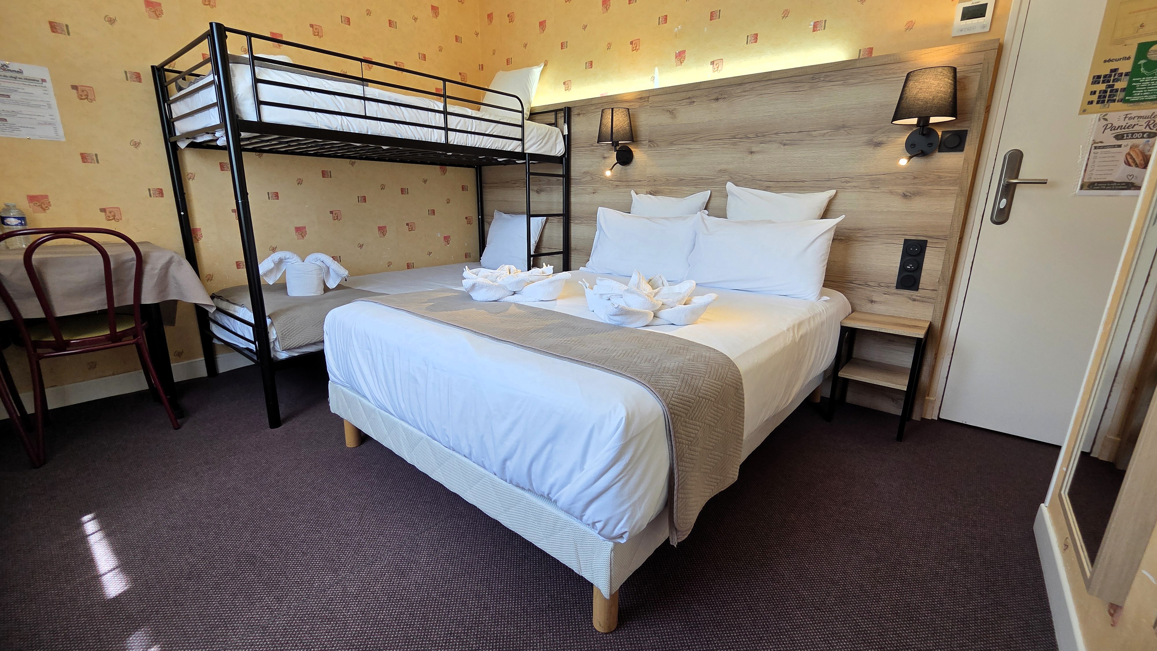 Chambre triple / quadruple de l’hôtel Le Pommeil