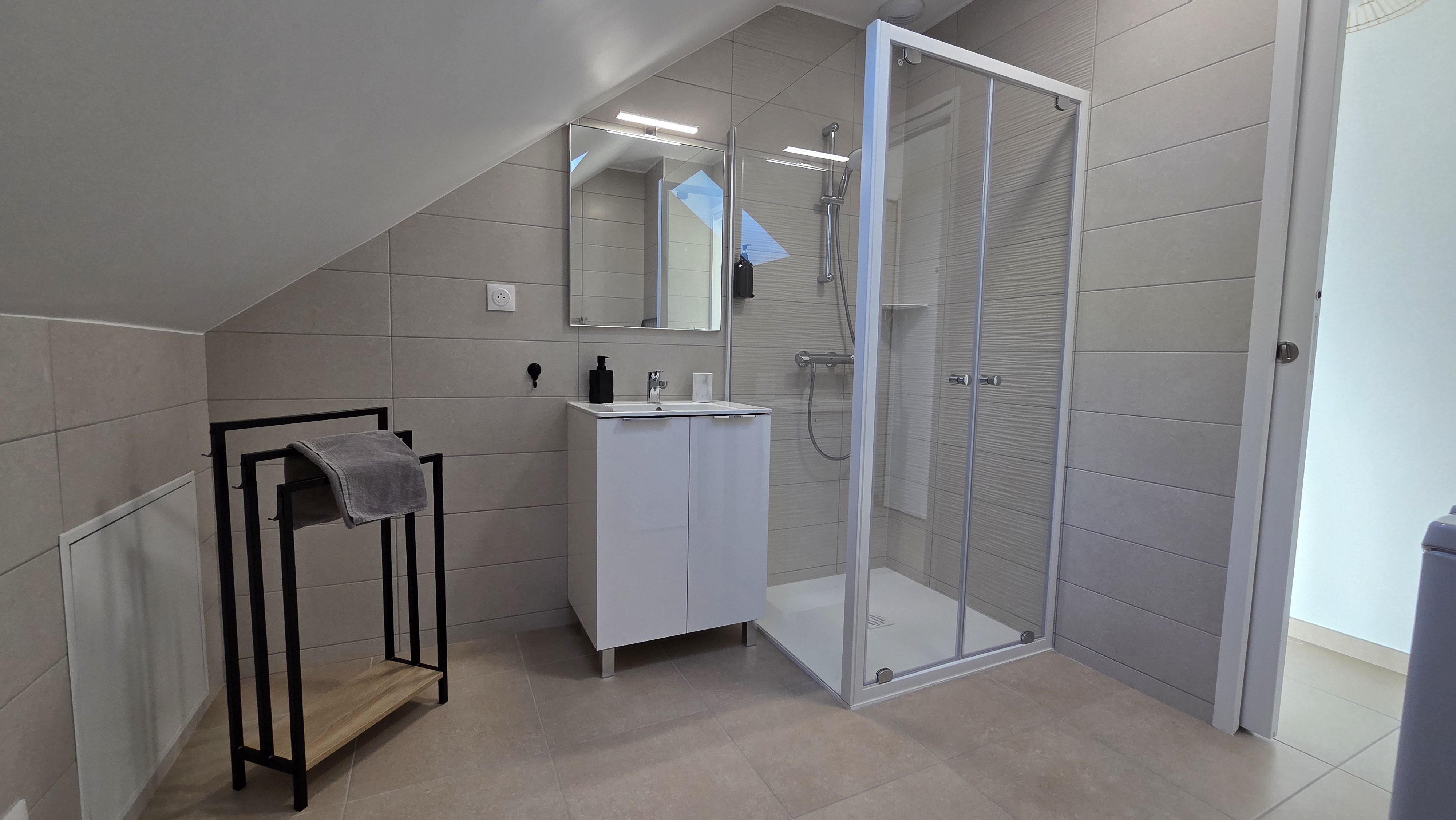 La salle de bain — appartement G au 5 Lalo